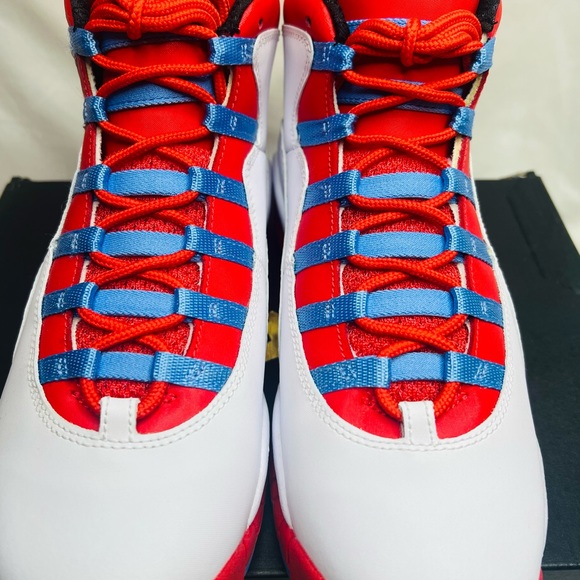 2016 Air Jordan 310806 114
Size 7Y
New with box 
White/ Red - Picture 4 of 9